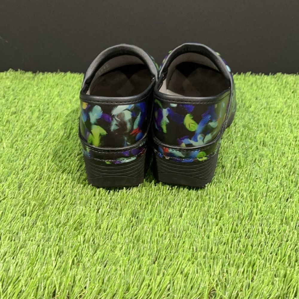 Dansko LT Pro Clogs - Picture 4 of 9